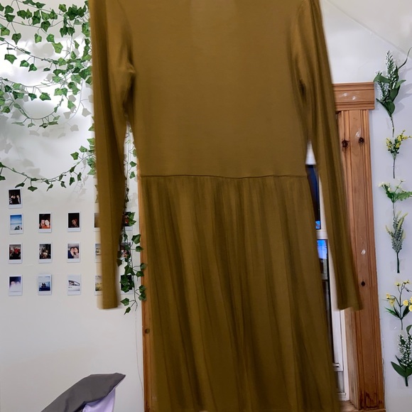 Open back long sleeve dress. Nice thick and stretchy material! - Picture 4 of 4